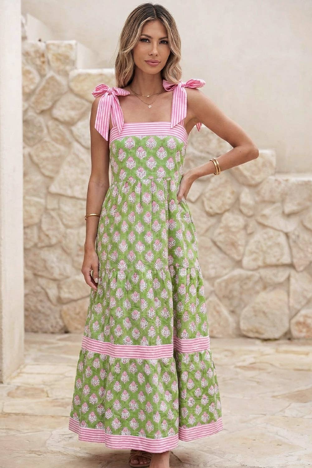 Ribbon & Bow's Maxi Dress