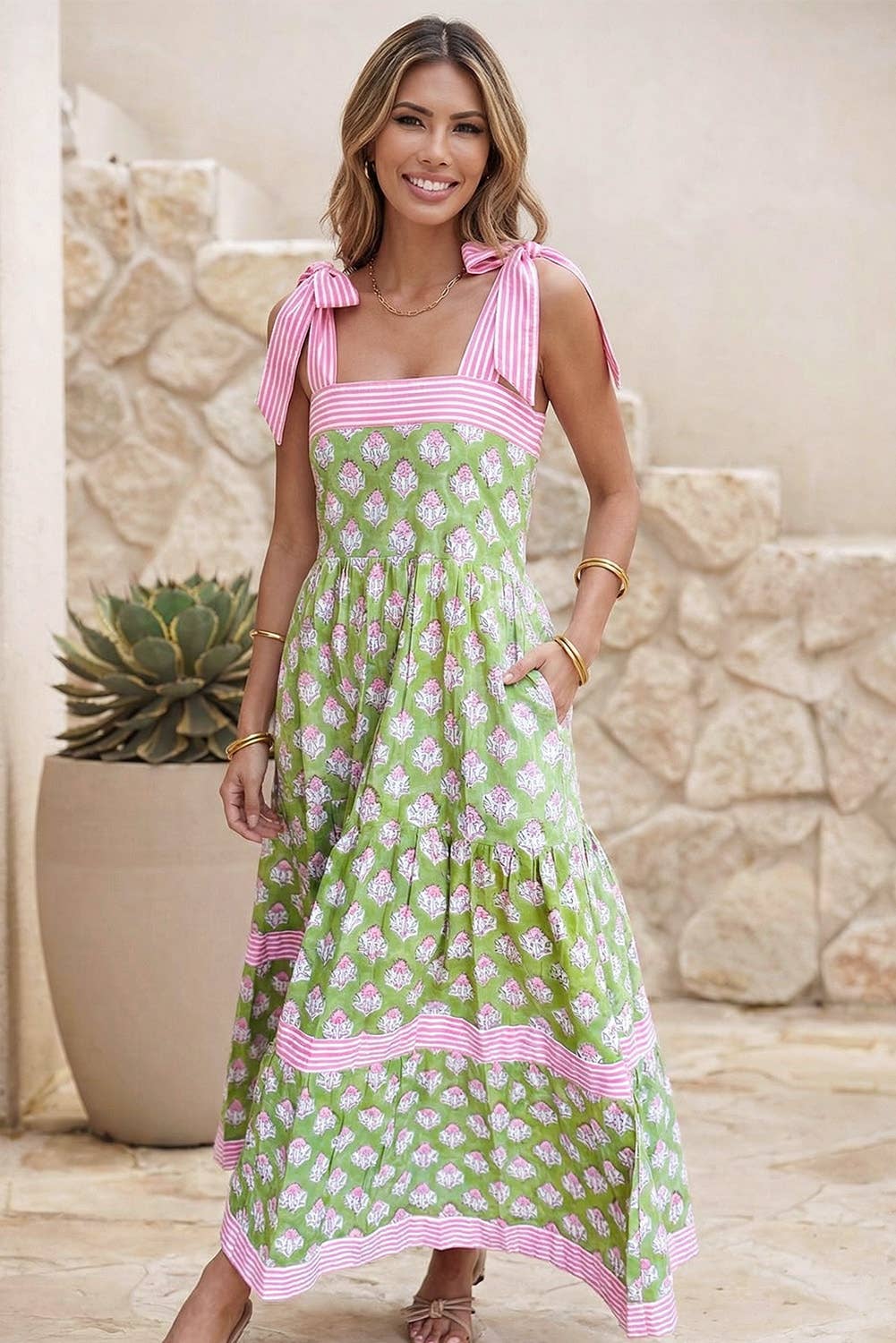 Ribbon & Bow's Maxi Dress
