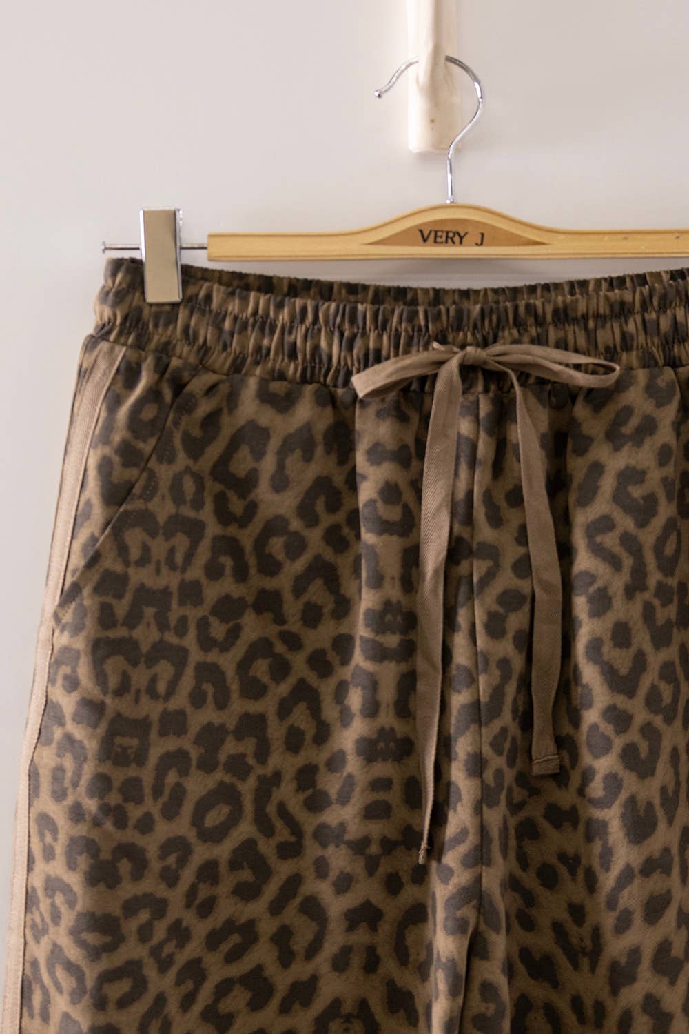 Larane Leopard Printed Pant