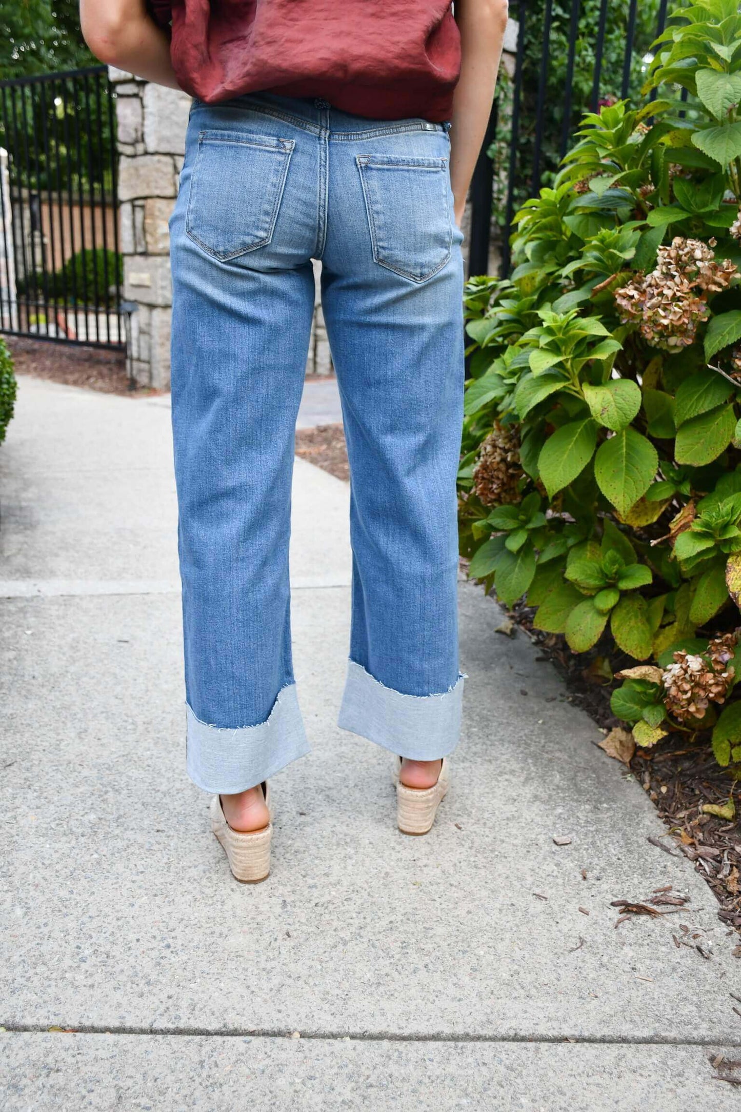Mid Rise Crop Wide Leg Jeans