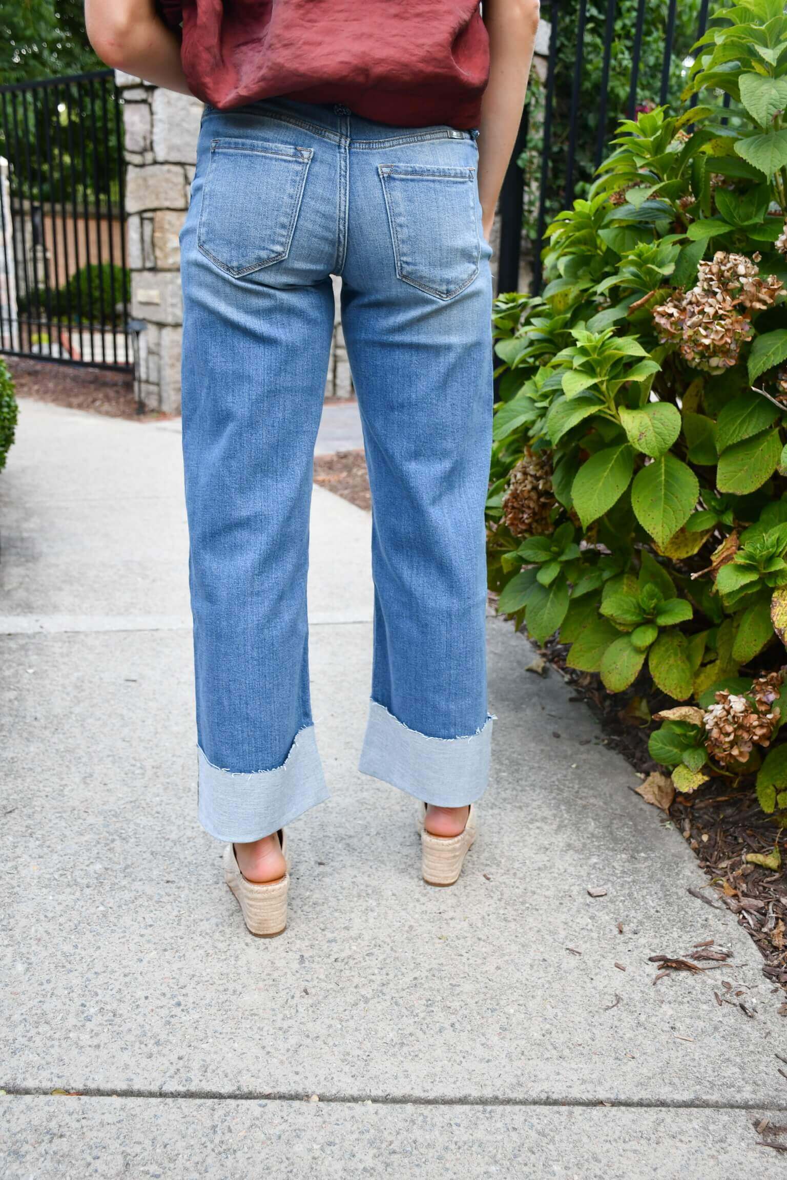 Mid Rise Crop Wide Leg Jeans