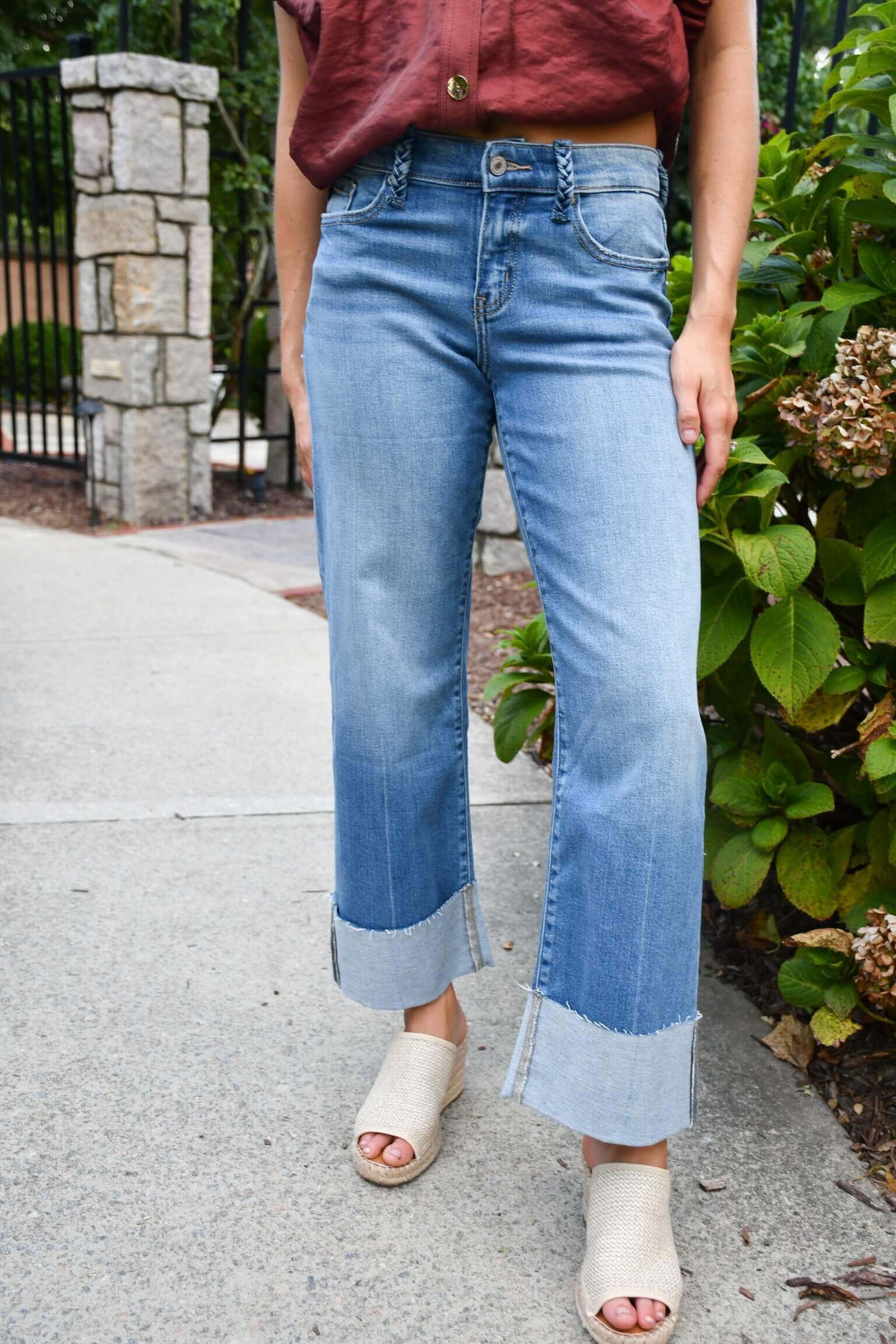 Mid Rise Crop Wide Leg Jeans