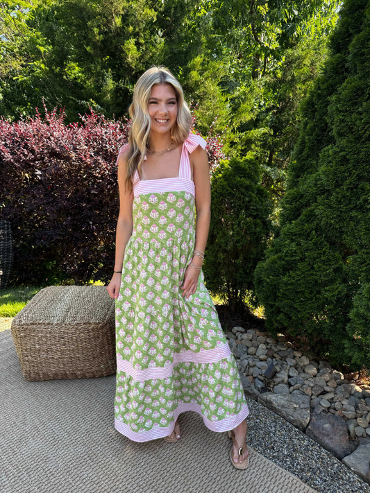 Ribbon & Bow's Maxi Dress