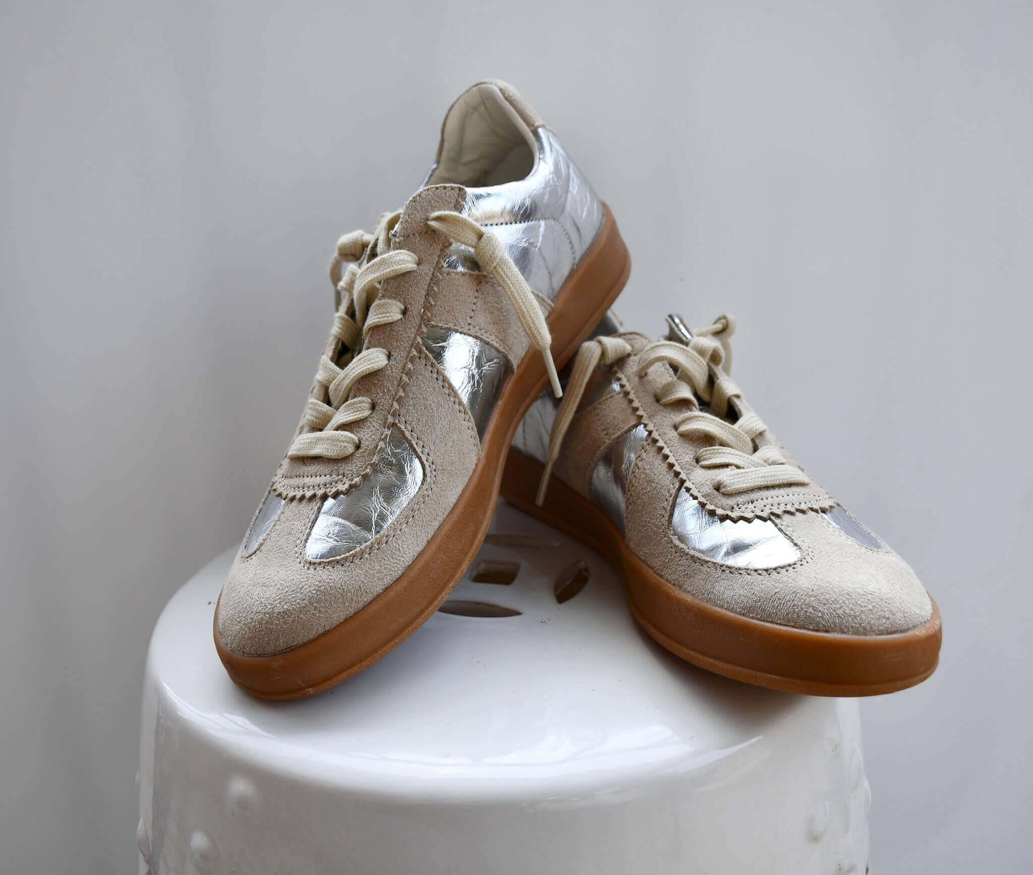 Vera Silver & Tan Sneaker