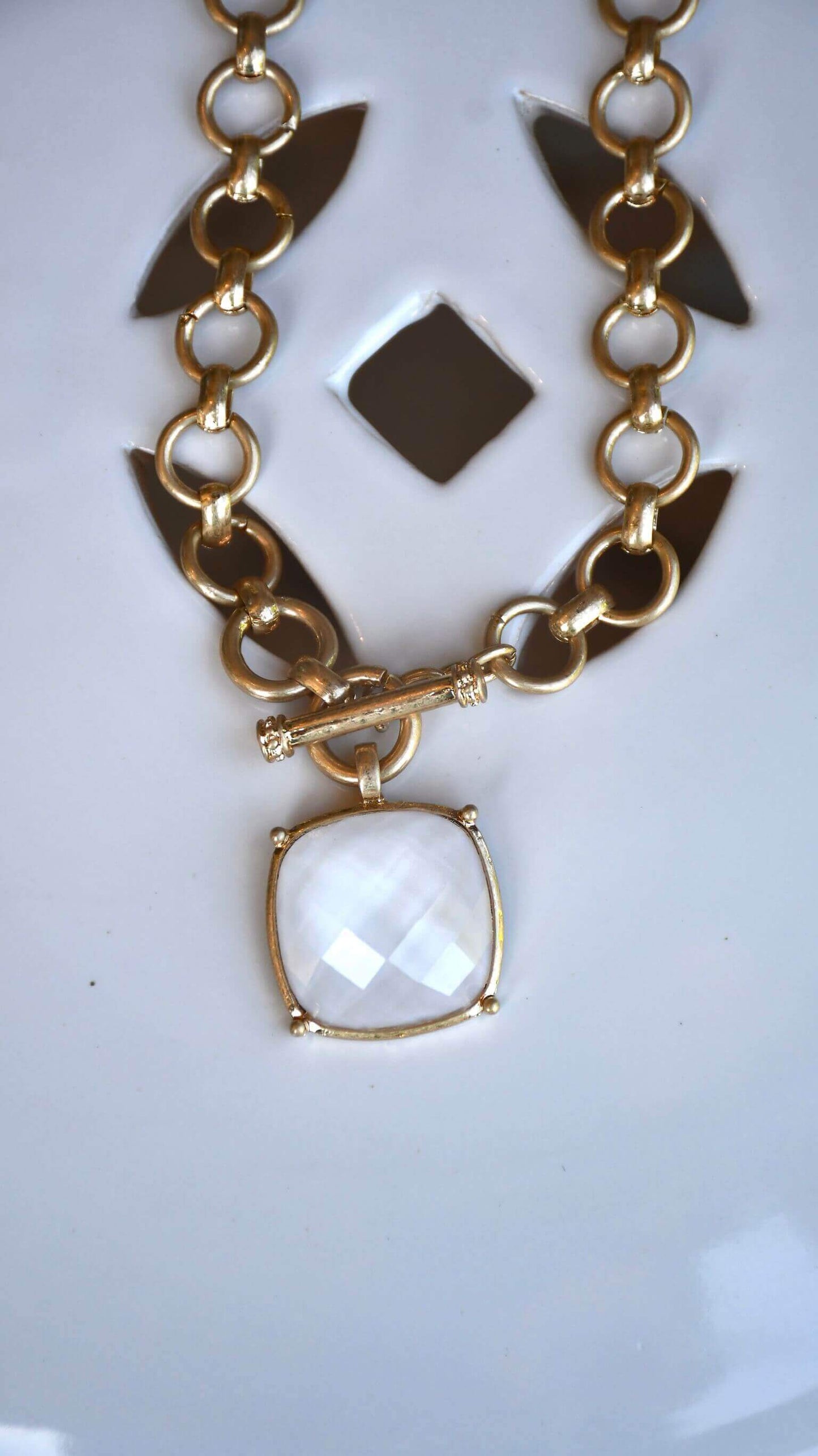 Snow Faceted Stone Toggle Clasp Necklace